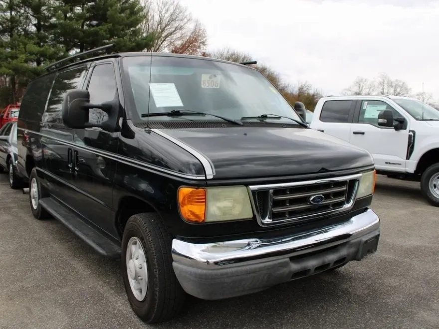 2007 Ford E-350 photo 1
