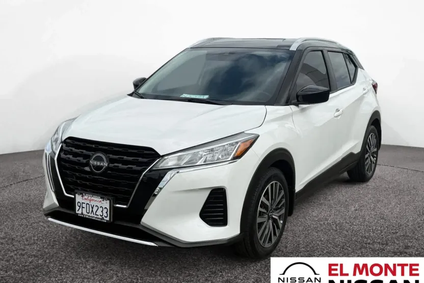 2023 Nissan Kicks SV photo 1