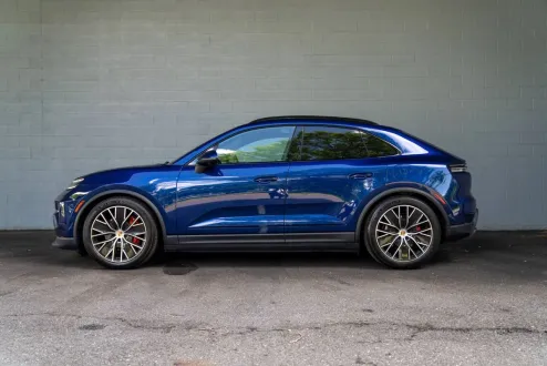 2025 Porsche Macan Electric photo 2