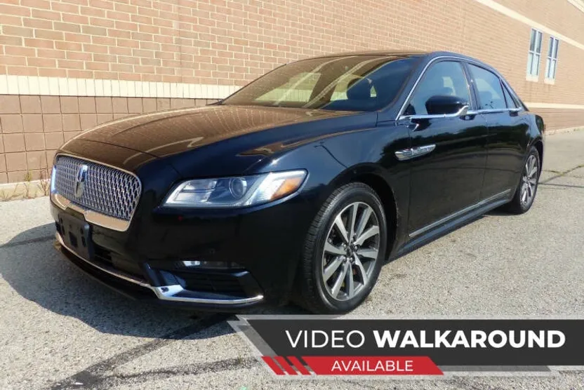 2017 Lincoln Continental photo 1