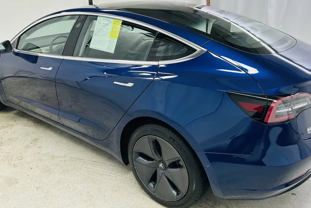 2018 Tesla Model 3 Long Range photo 1