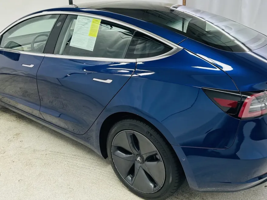 2018 Tesla Model 3 Long Range photo 1