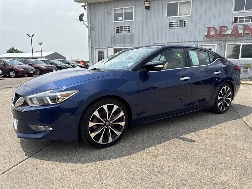 2017 Nissan Maxima SR photo 1