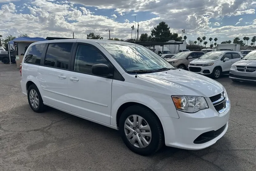 2016 Dodge Grand Caravan SE photo 1