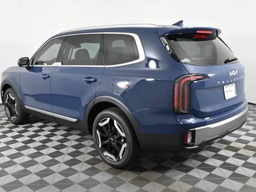 2025 Kia Telluride EX photo 1