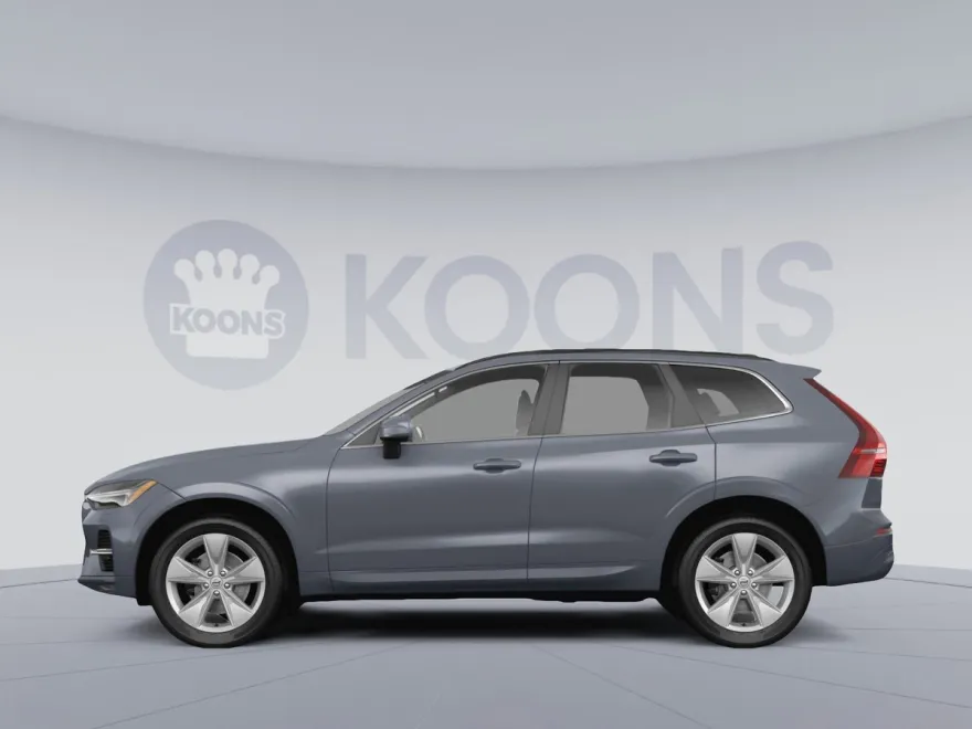 2022 Volvo XC60 B5 Momentum photo 1