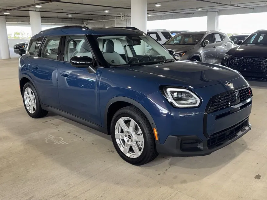 2025 Mini Countryman ALL4 Signature photo 1