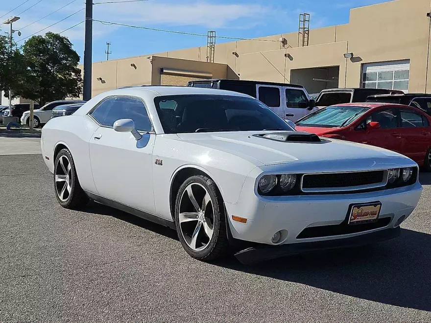 2014 Dodge Challenger R/T photo 1