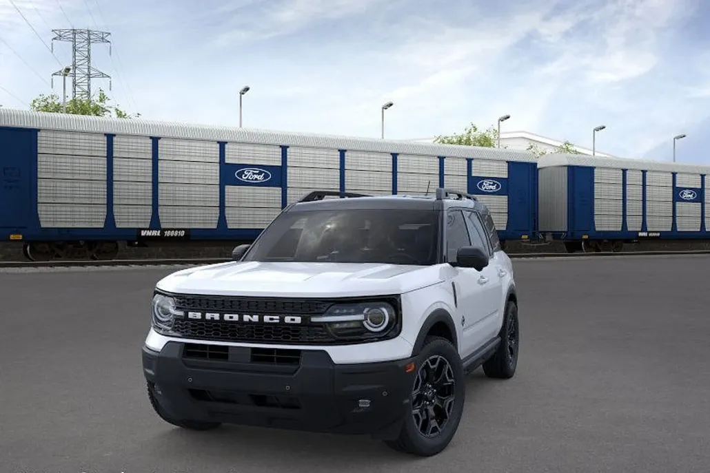 2025 Ford Bronco Sport Outer Banks photo 1