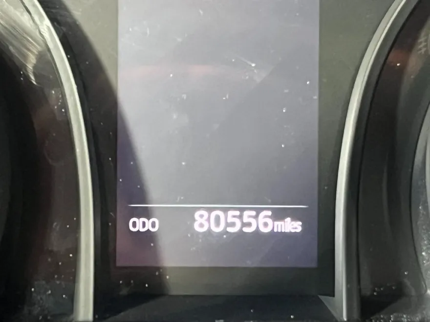 2019 Toyota Camry L photo 1