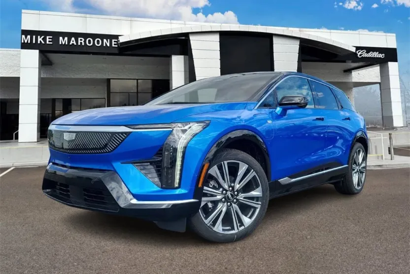 2025 Cadillac Optiq Luxury photo 1