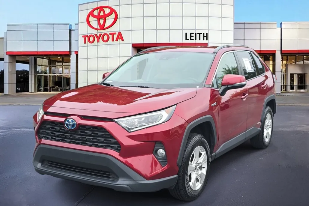 2021 Toyota RAV4 Hybrid XLE photo 1