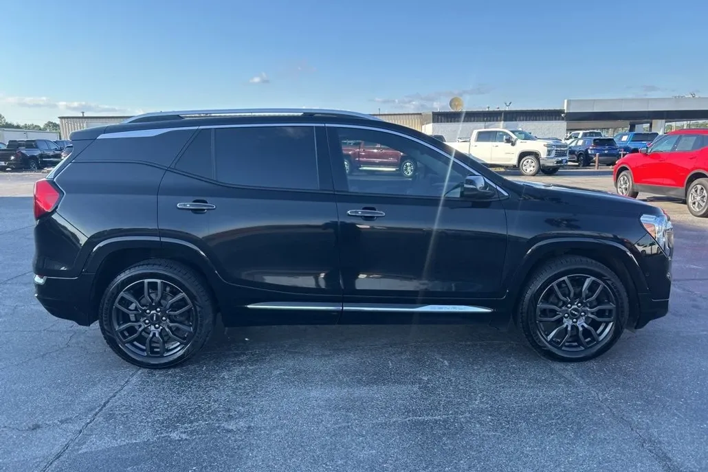 2022 Gmc Terrain Denali photo 1