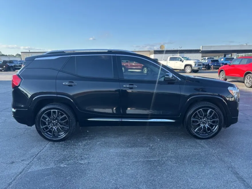 2022 Gmc Terrain Denali photo 1