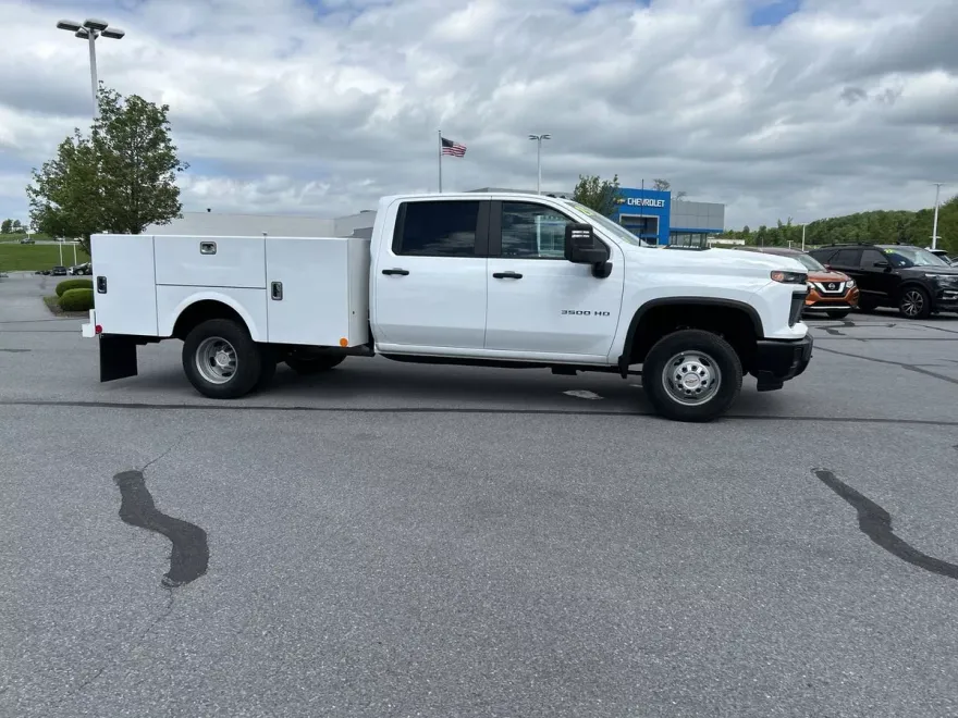 2025 Chevrolet Silverado 3500HD Work Truck photo 1