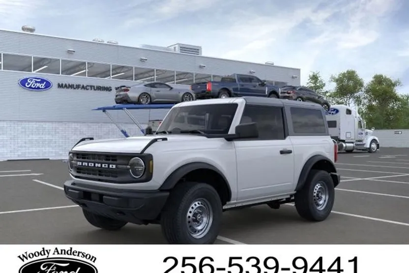2025 Ford Bronco Base photo 1