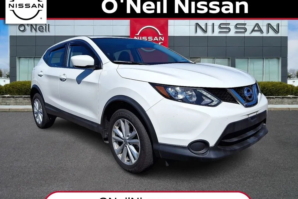 2017 Nissan Rogue Sport S photo 1