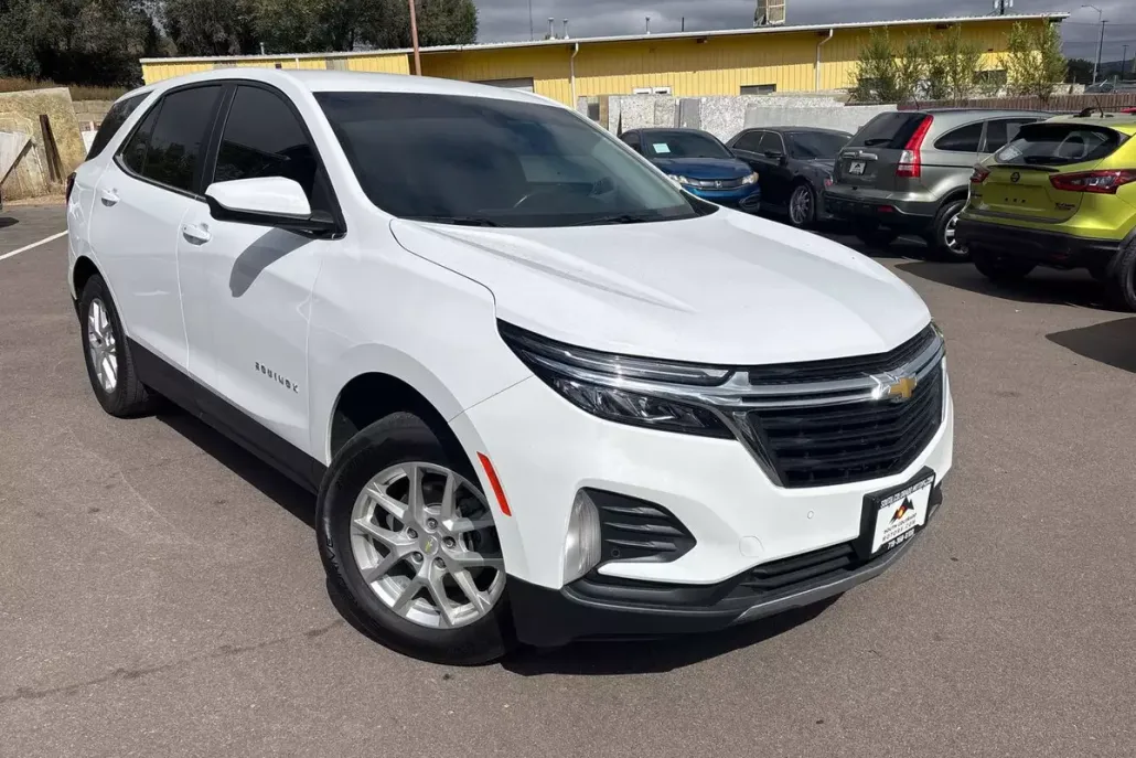 2022 Chevrolet Equinox LT photo 1