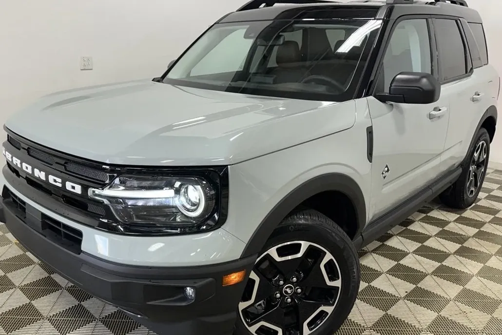 2024 Ford Bronco Sport Outer Banks photo 1