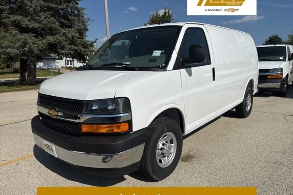 2025 Chevrolet Express Cargo 3500 photo 1