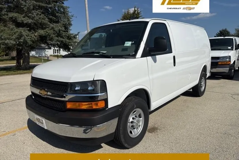 2025 Chevrolet Express Cargo 3500 photo 1