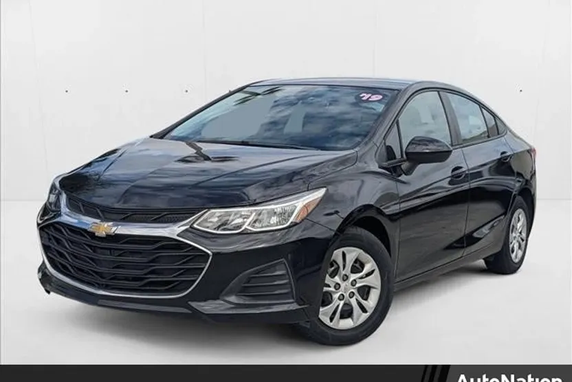 2019 Chevrolet Cruze LS photo 1