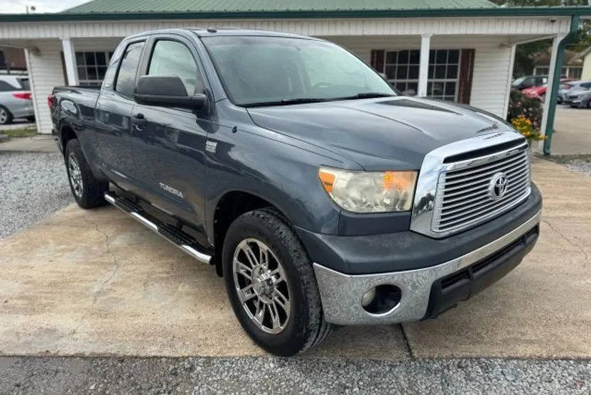 2010 Toyota Tundra SR5 photo 1