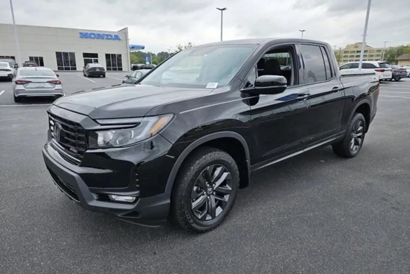 2023 Honda Ridgeline Sport photo 1