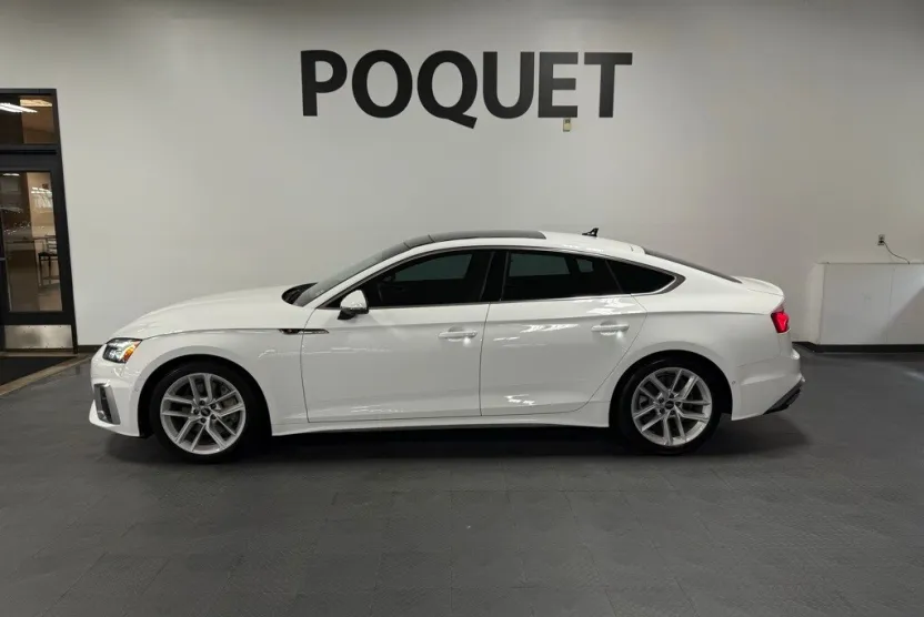 2023 Audi A5 45 S line Prestige photo 1