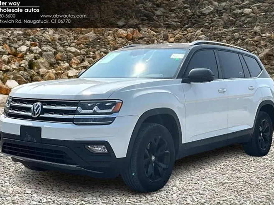 2018 Volkswagen Atlas V6 SE photo 1