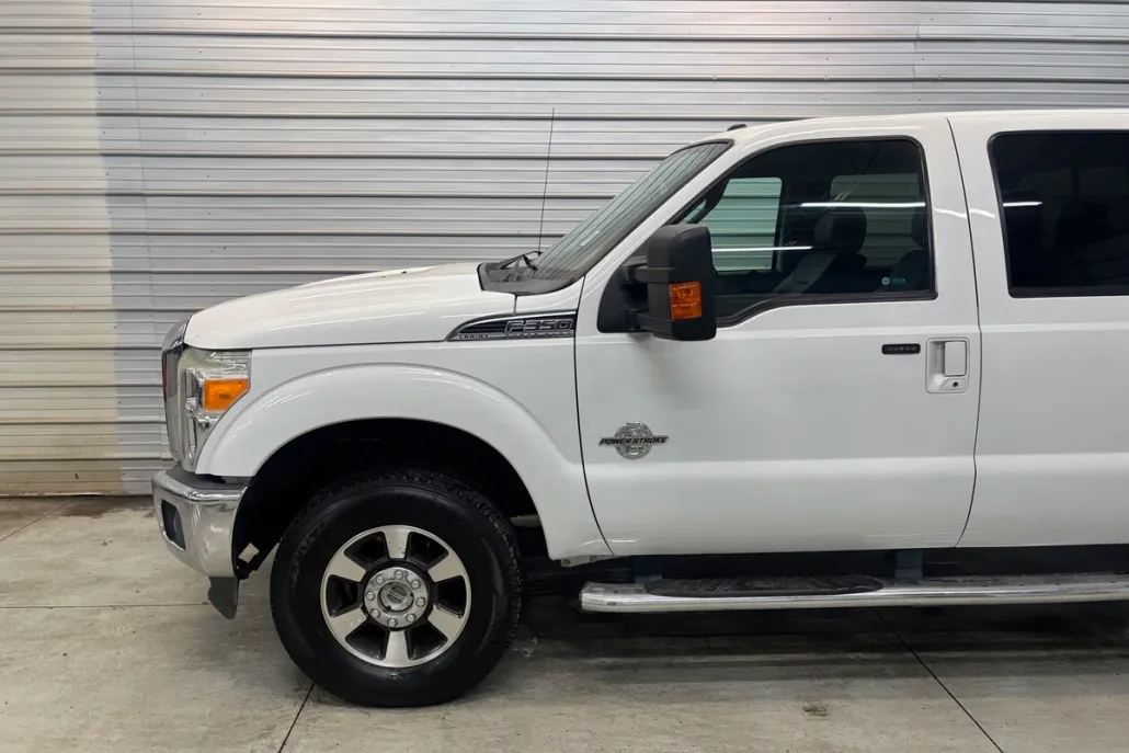 2016 Ford F-350 Lariat photo 1
