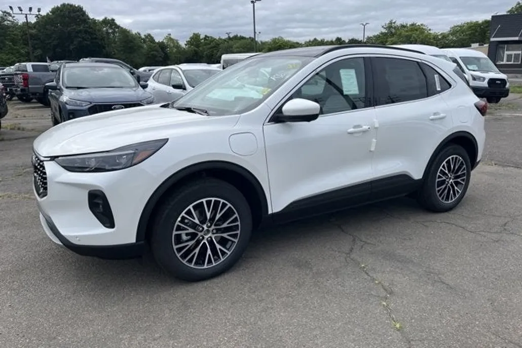 2025 Ford Escape photo 1