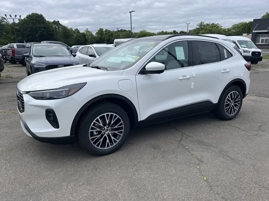2025 Ford Escape photo 1