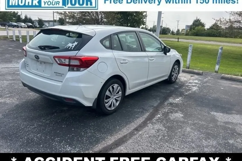 2017 Subaru Impreza 2.0i photo 1