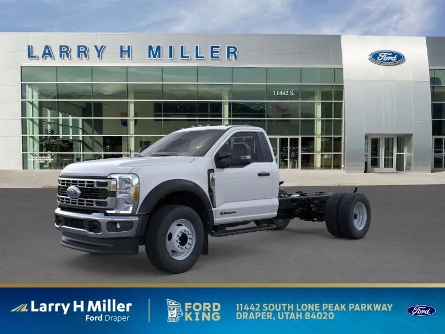 2025 Ford F-600 photo 1