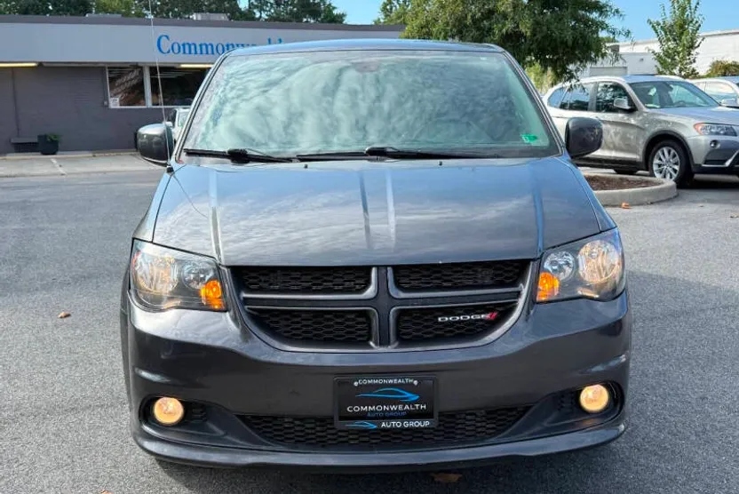 2019 Dodge Grand Caravan GT photo 1