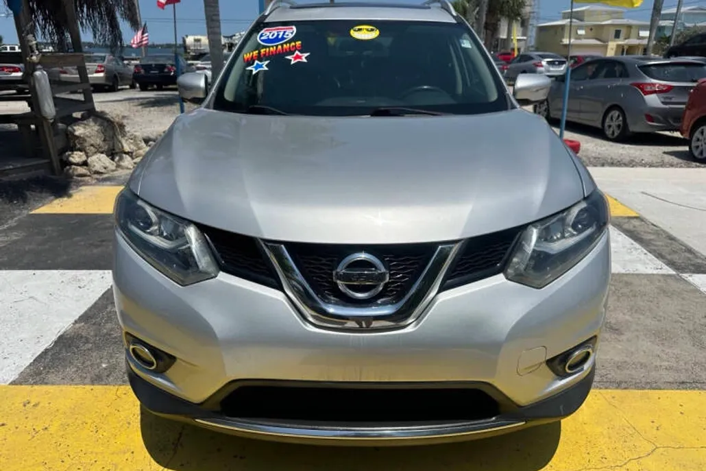 2015 Nissan Rogue SL photo 1