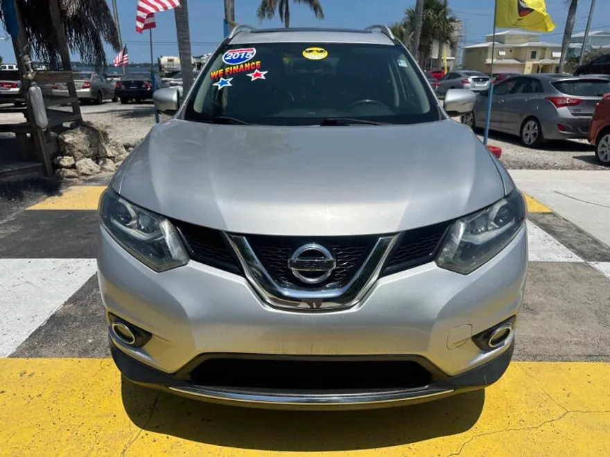 2015 Nissan Rogue SL photo 1