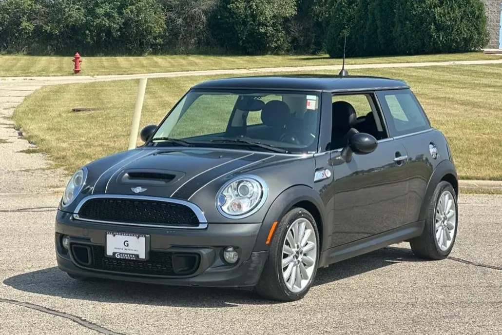 2012 Mini Cooper Base photo 1