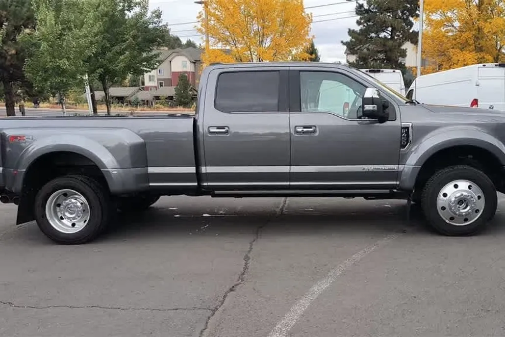 2021 Ford F-450 Platinum photo 1