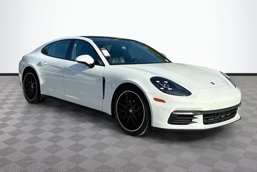 2020 Porsche Panamera 4 photo 1