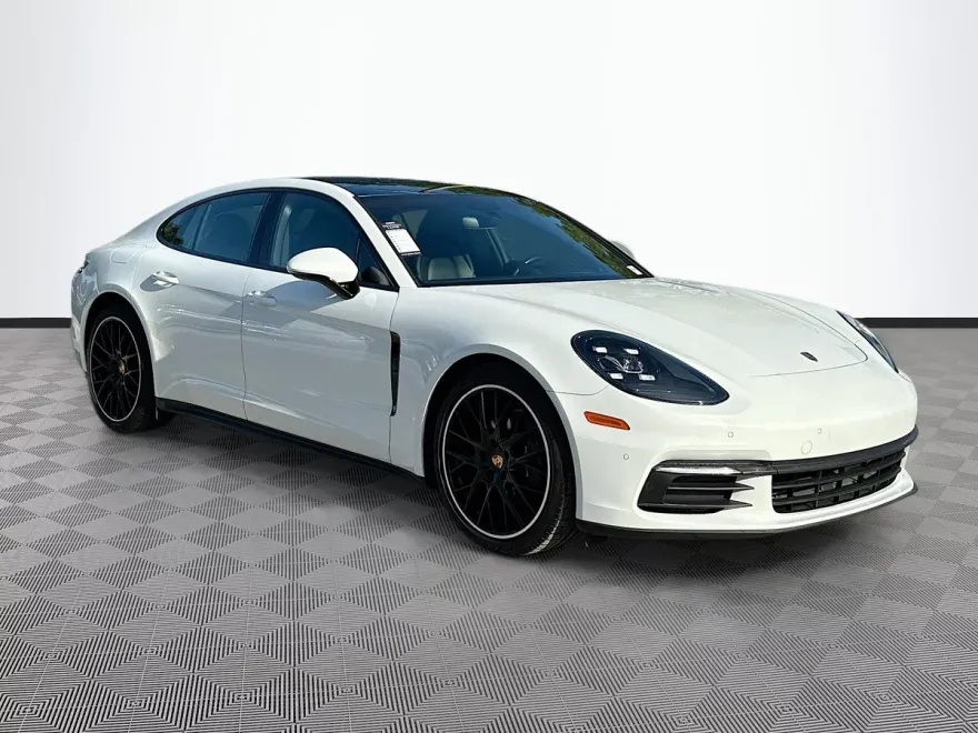 2020 Porsche Panamera 4 photo 1