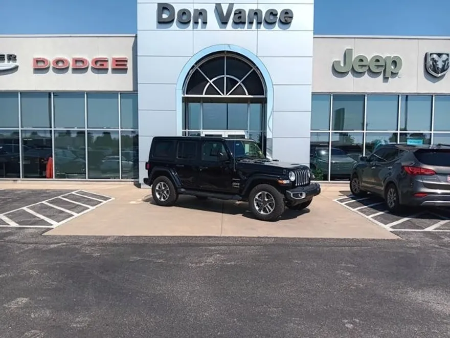 2022 Jeep Wrangler Unlimited Sahara photo 1