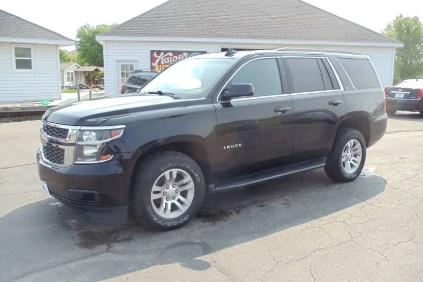 2016 Chevrolet Tahoe LT photo 1
