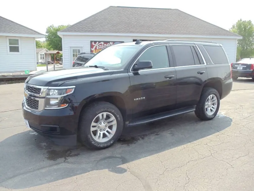 2016 Chevrolet Tahoe LT photo 1