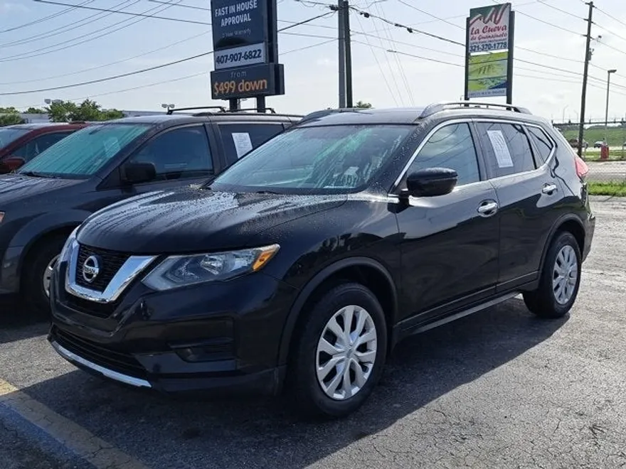 2017 Nissan Rogue S photo 1