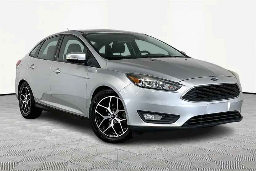 2017 Ford Focus SEL photo 1