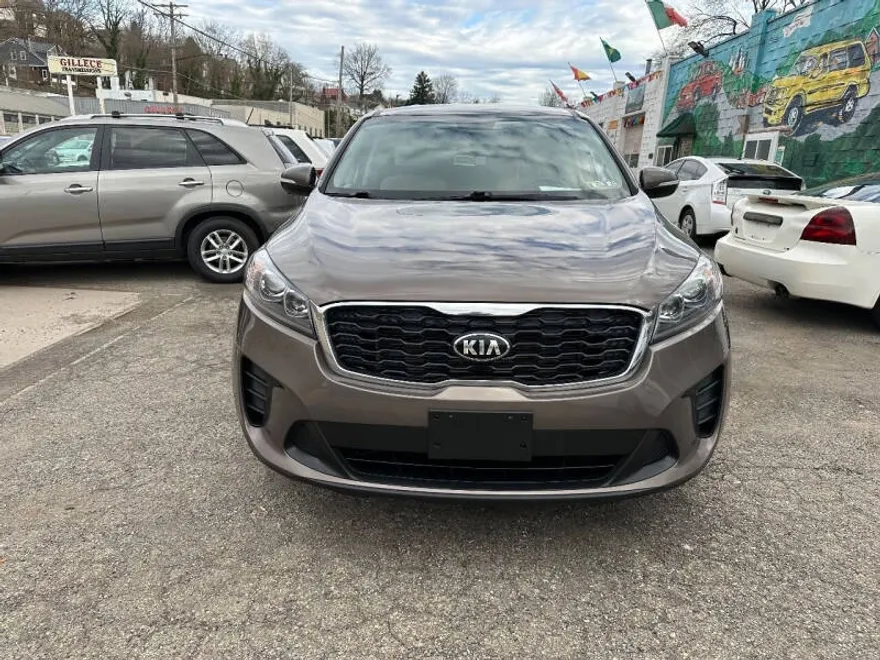 2019 Kia Sorento LX photo 1