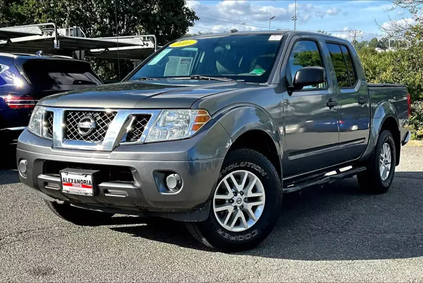 2016 Nissan Frontier SV photo 1