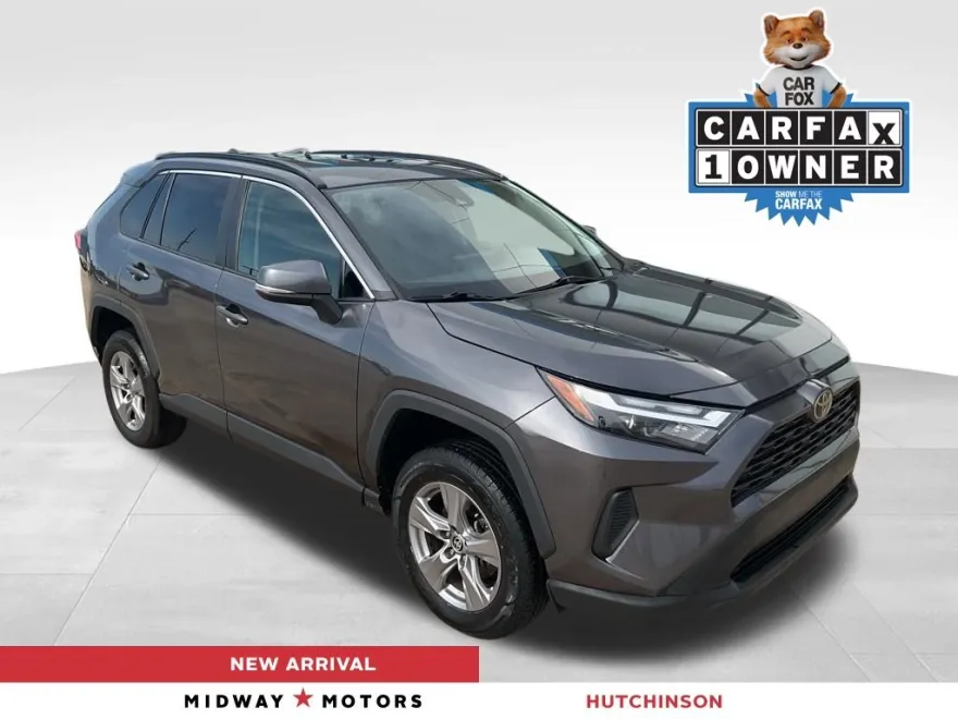 2022 Toyota RAV4 XLE photo 1